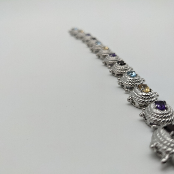 One Plated 5.75cts Multistone Rhodium Bracelet 8.1 in. (3) Violet Amethyst stone - Picture 5 of 15